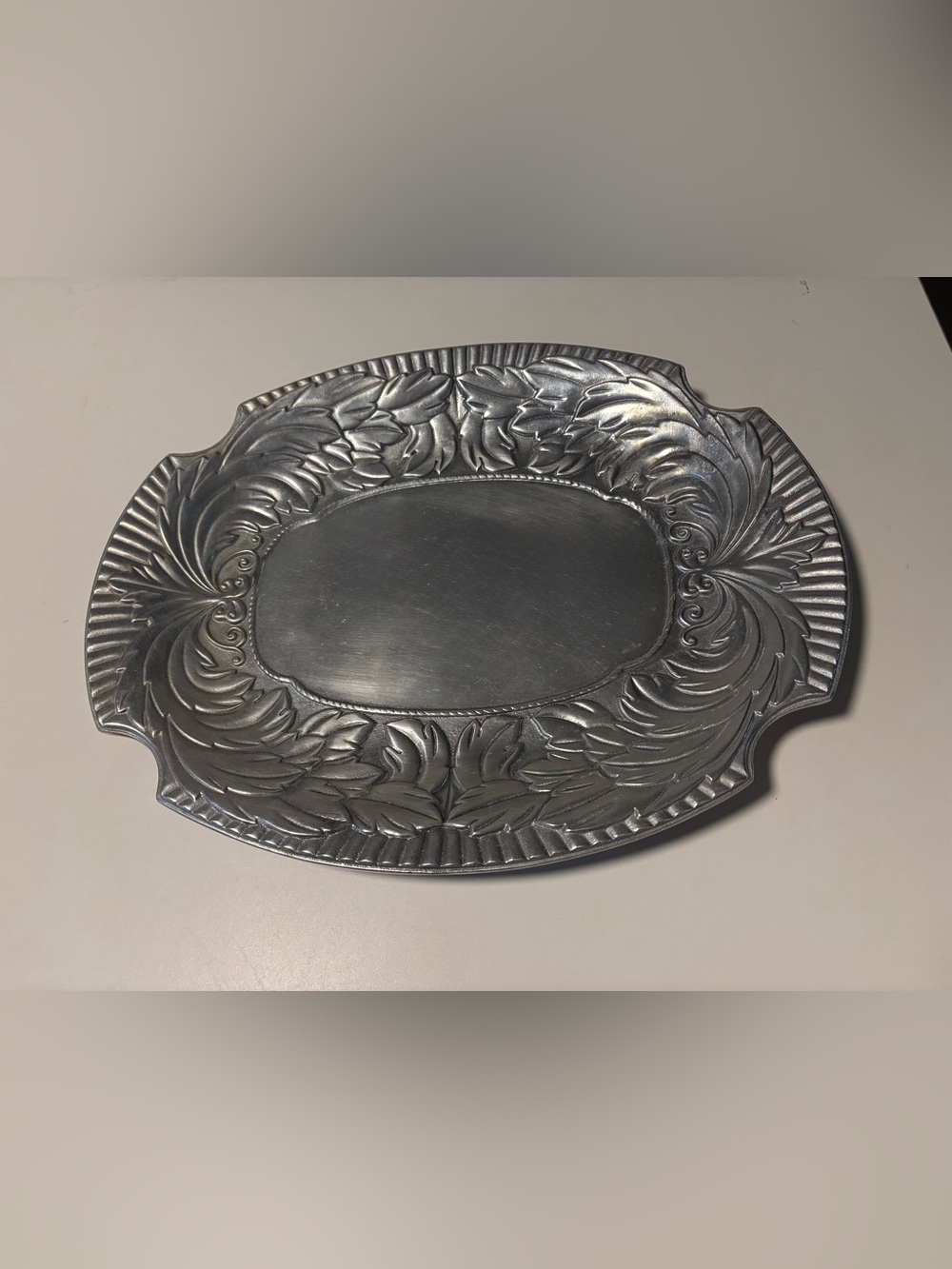 Vintage Wilton Armetale Acanthus Serving Platter Tray 19.25” by 15.5”